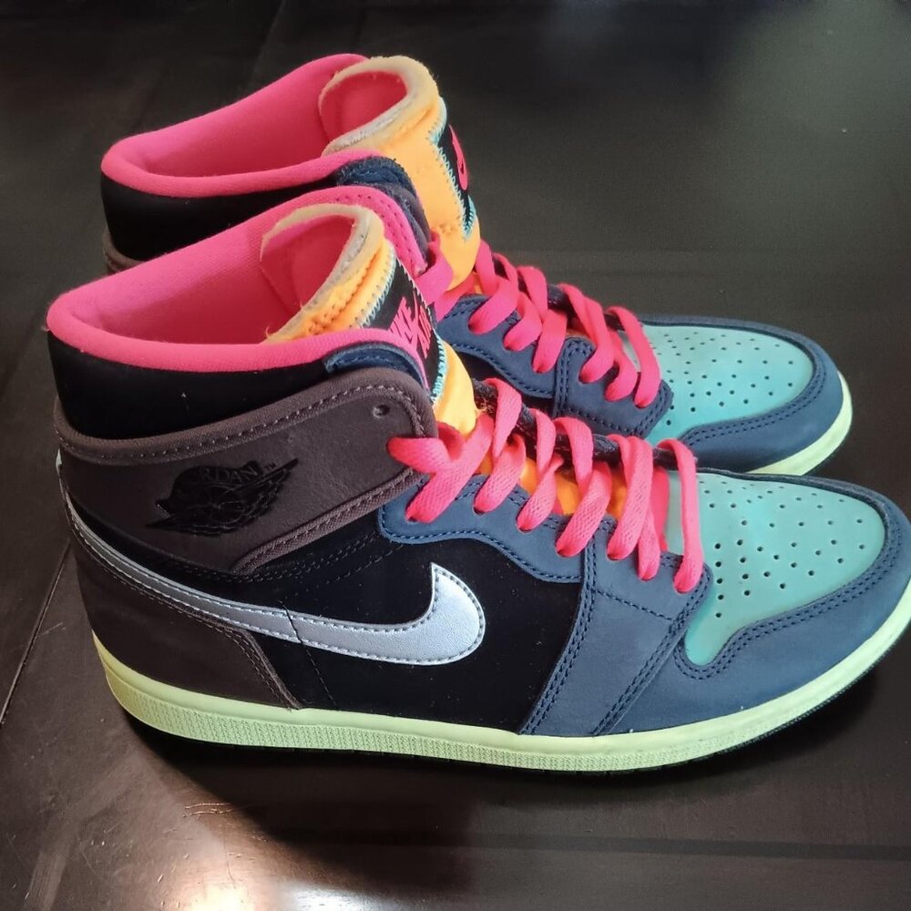 SOLD *RARE* Air Jordan 1 Retro "High Tokyo Bio Hack G's"